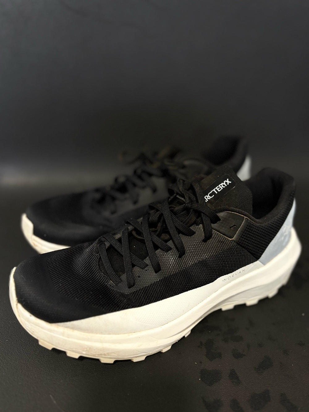 Arc’teryx Norvan Trail Running Shoes Black White Women’s 7.5